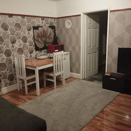 Bright Apartments Пітерборо Номер фото