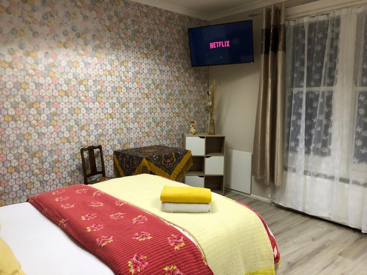 Bright Apartments Пітерборо Екстер'єр фото