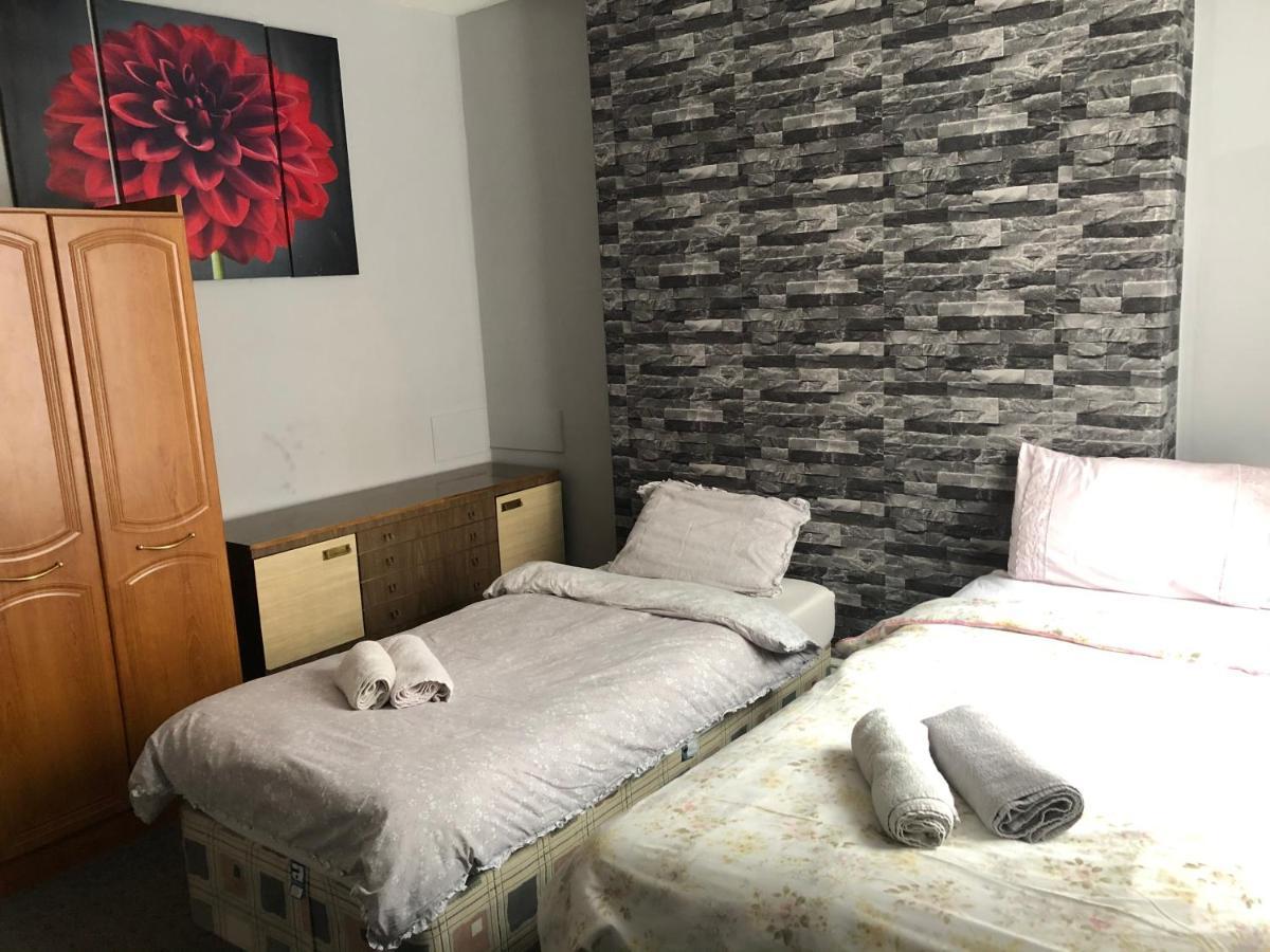 Bright Apartments Пітерборо Екстер'єр фото