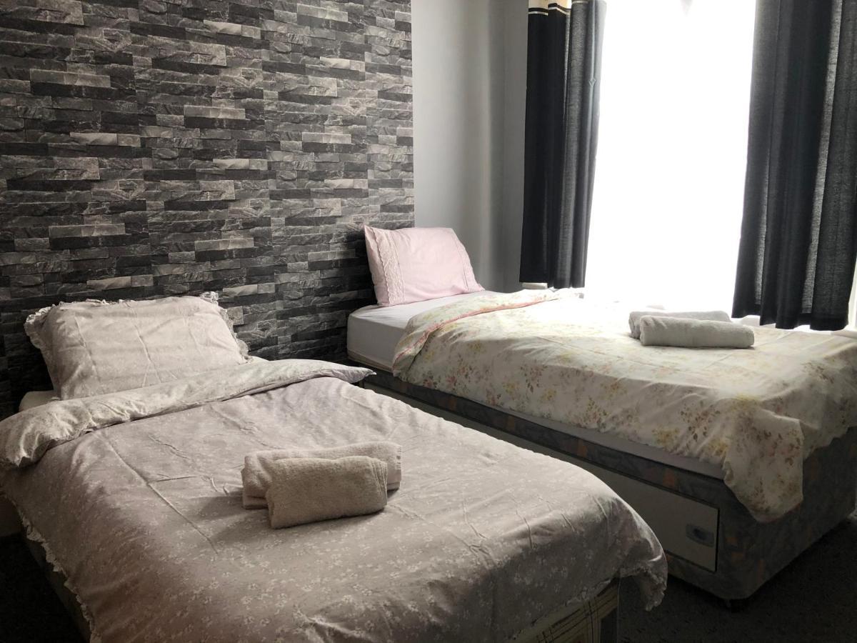 Bright Apartments Пітерборо Екстер'єр фото