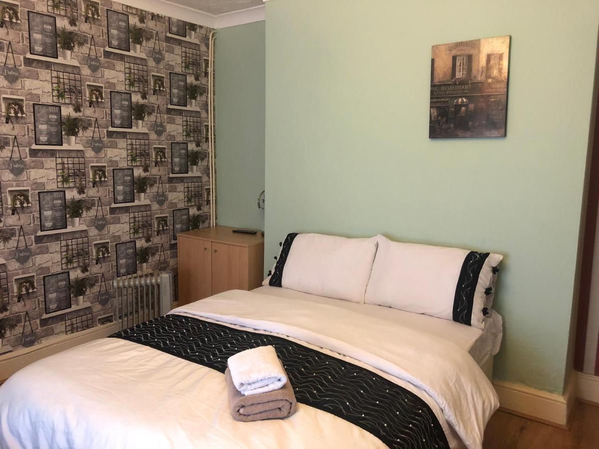 Bright Apartments Пітерборо Екстер'єр фото
