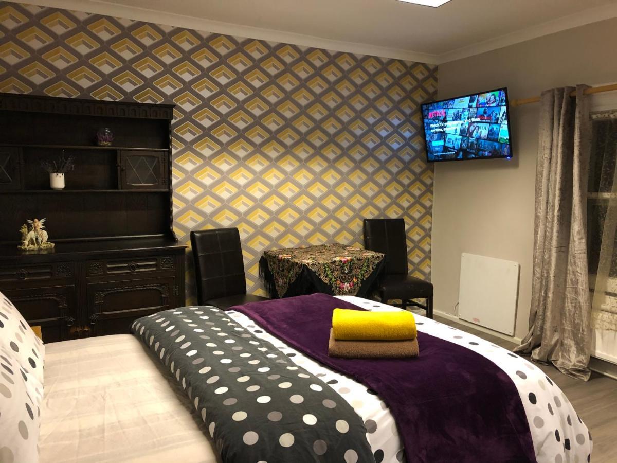 Bright Apartments Пітерборо Екстер'єр фото
