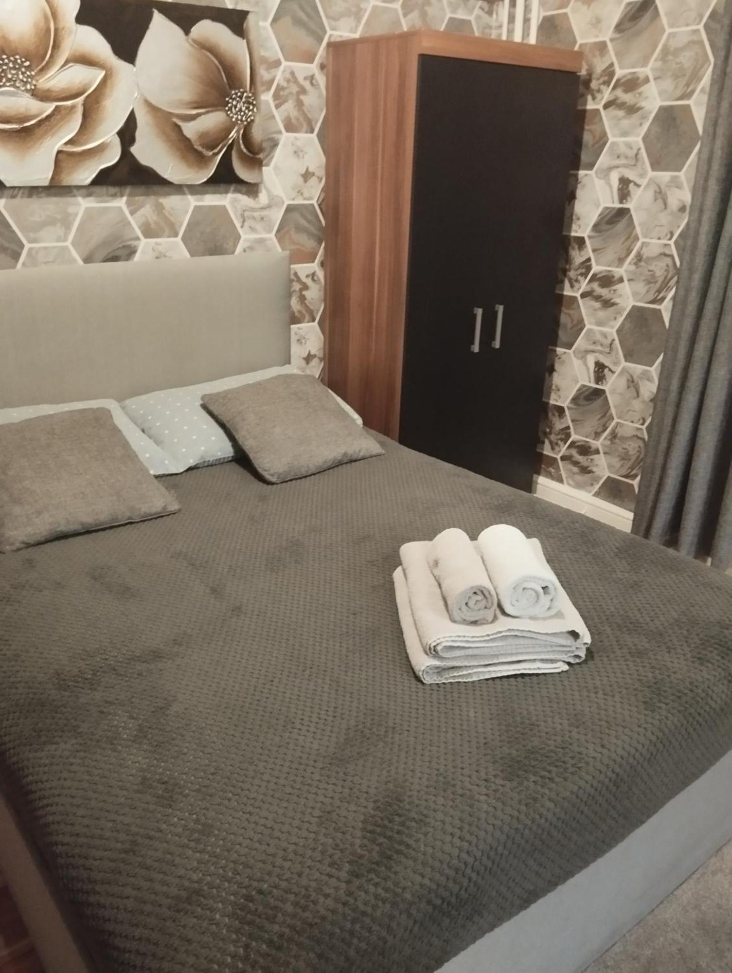 Bright Apartments Пітерборо Номер фото